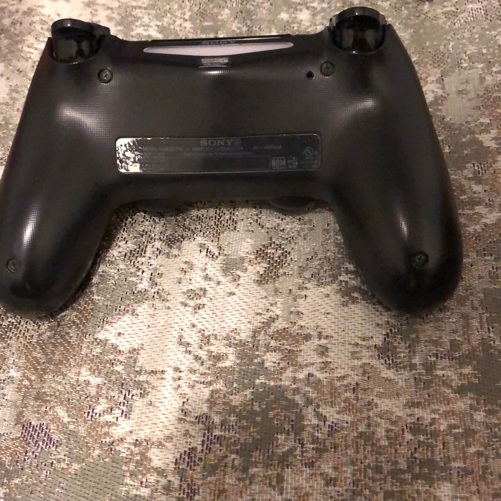 PS4 controller - Picture 3 of 3